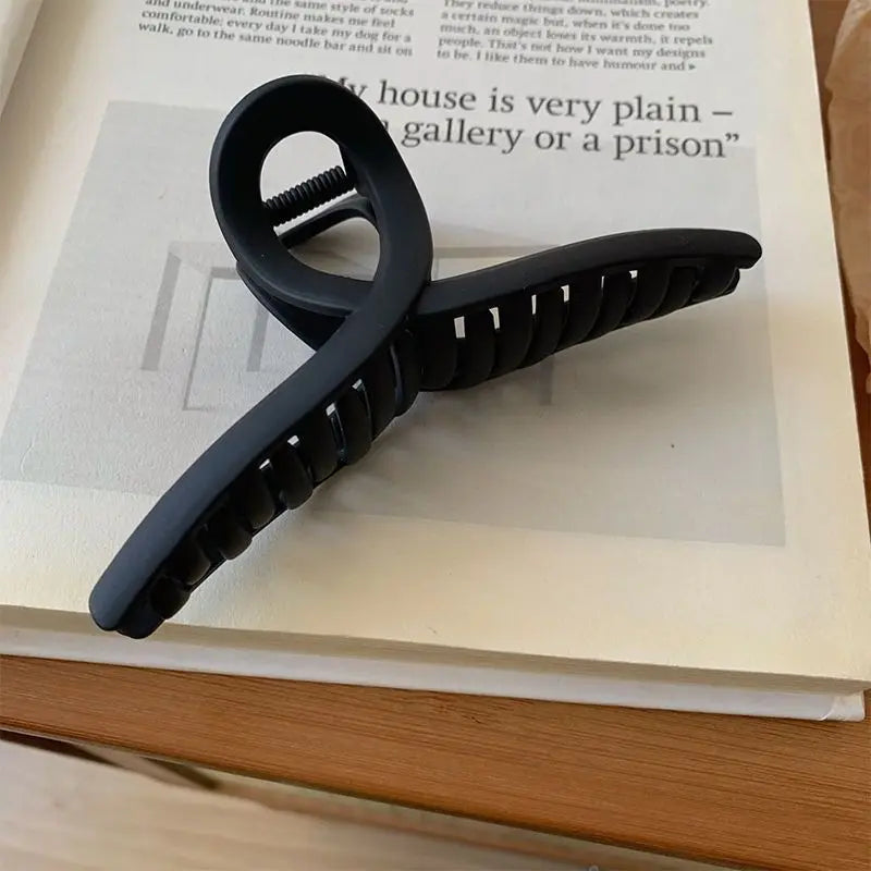 Elegant Vintage Hair Claw Clip